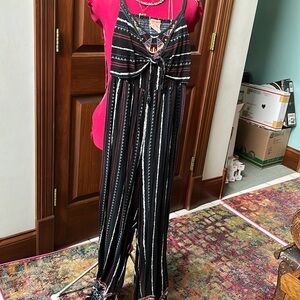 Flying tomato Romper  Scoopneck spaghetti strap  back opening black multi Size S